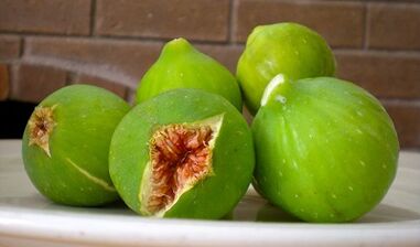 Figs as a remedy for treating warts